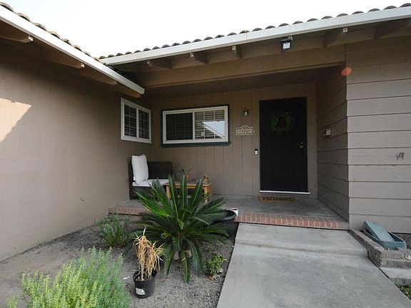3rd image of 322 W Iris Ave