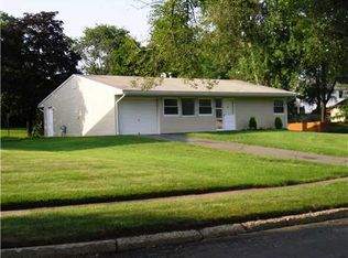 21 Starling Rd, Kendall Park, NJ 08824