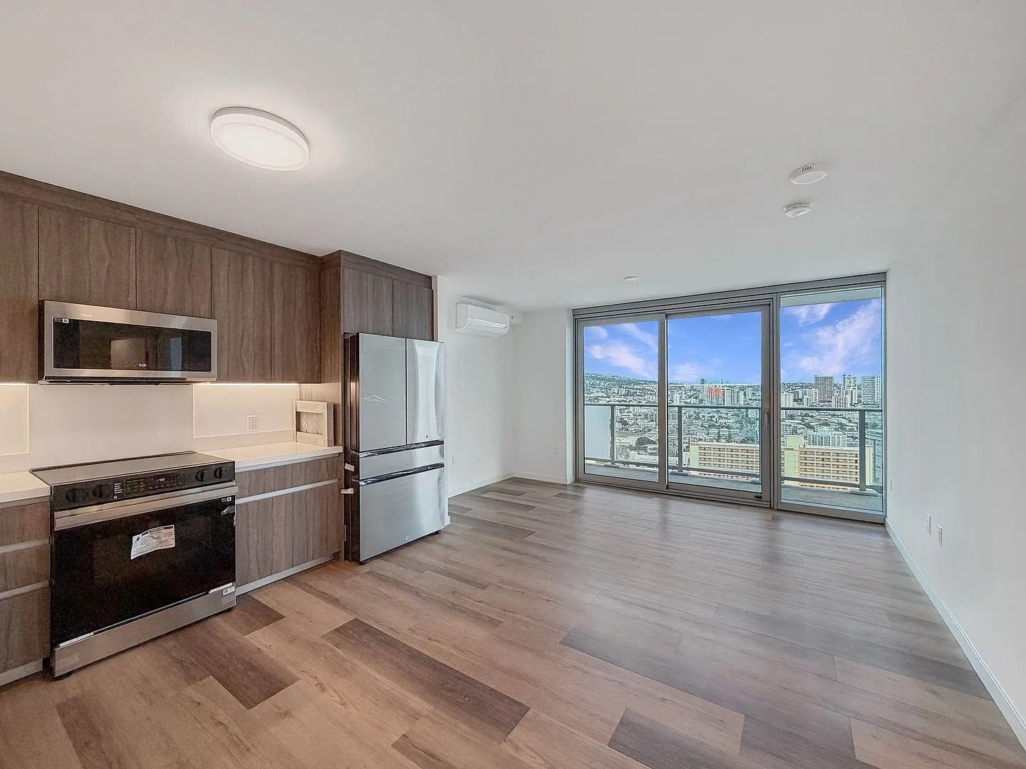 The Park on Keeaumoku: 1 Bed, 1 Bath, 1 Parking — Photo 2
