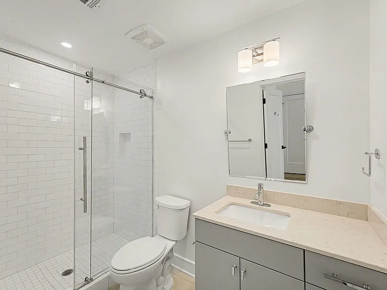 615 Daniels St #111 — Photo 10
