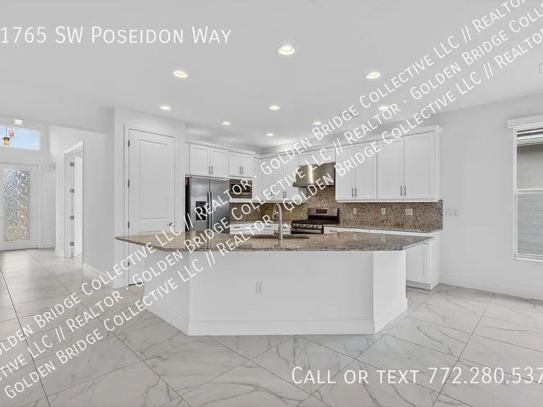 11765 SW Poseidon Way — Photo 3