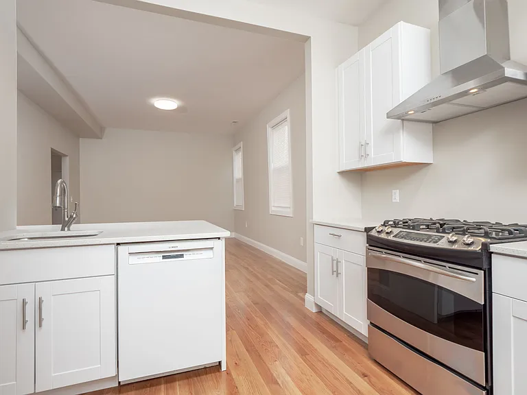 45 Crawford St #1 — Photo 5