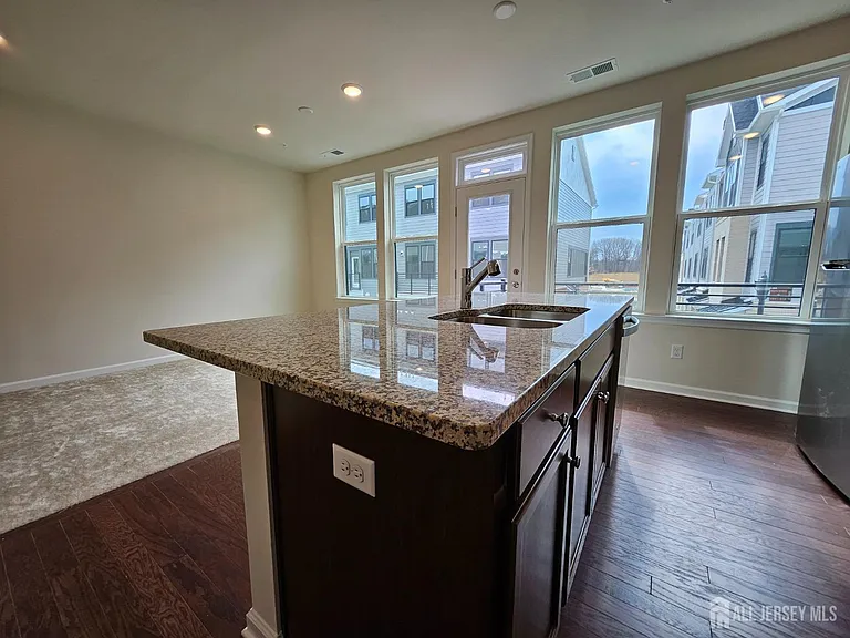 605 Parker Blvd — Photo 3