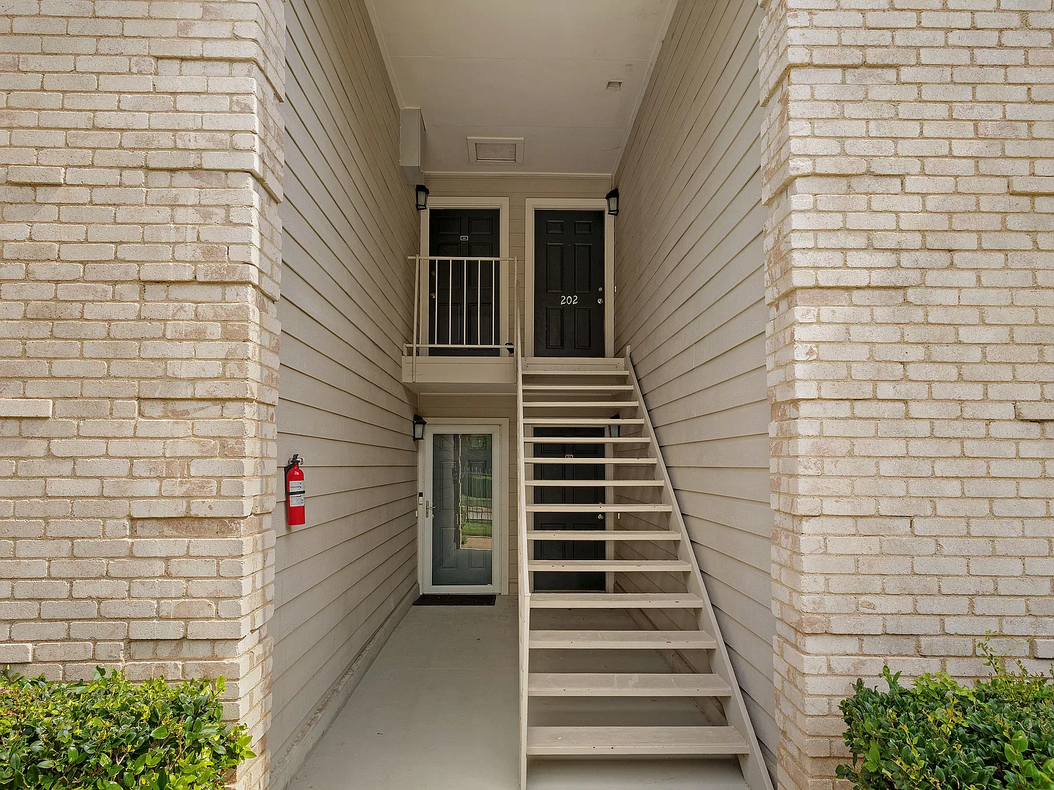1 bed, 747 sqft, $1,300 — Photo 3
