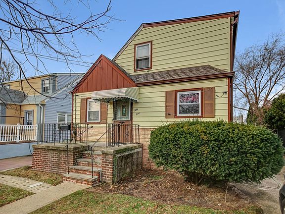 2nd image of 54 Belmont Blvd