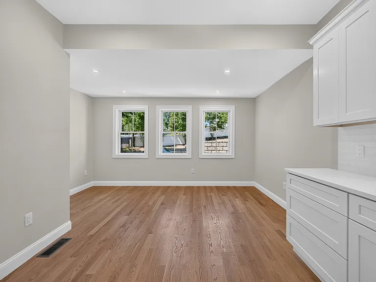 25 Richfield St #1 — Photo 5