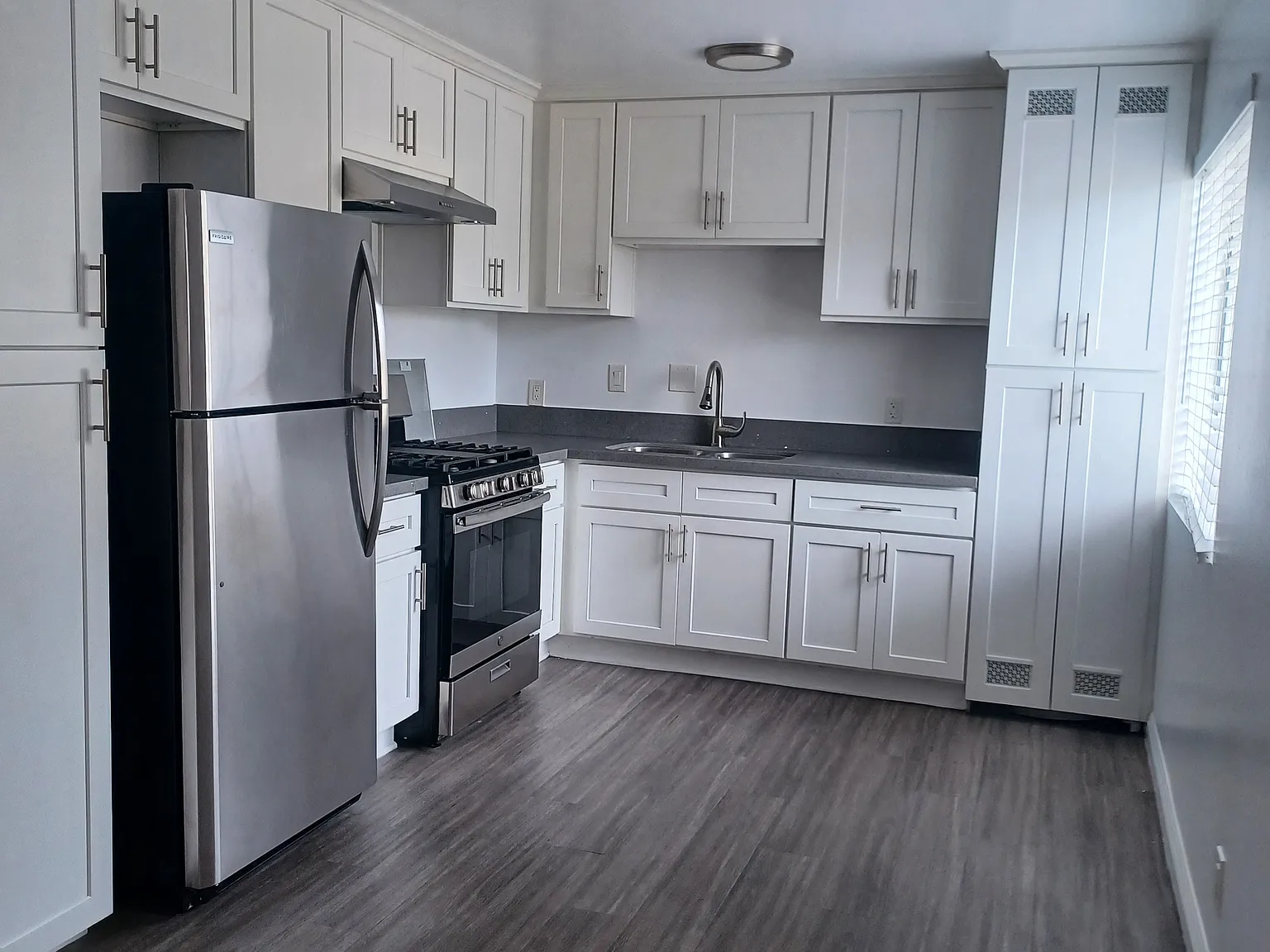 1626 Palo Alto St — Photo 1