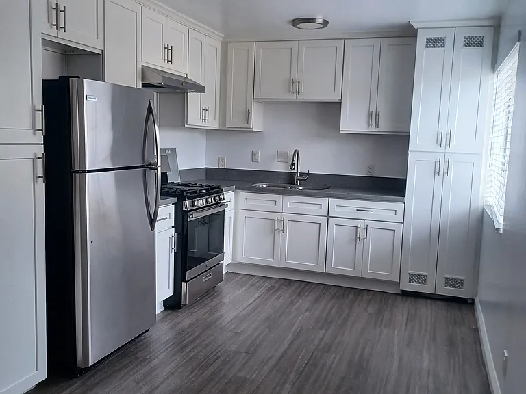 1626 Palo Alto St — Photo 1