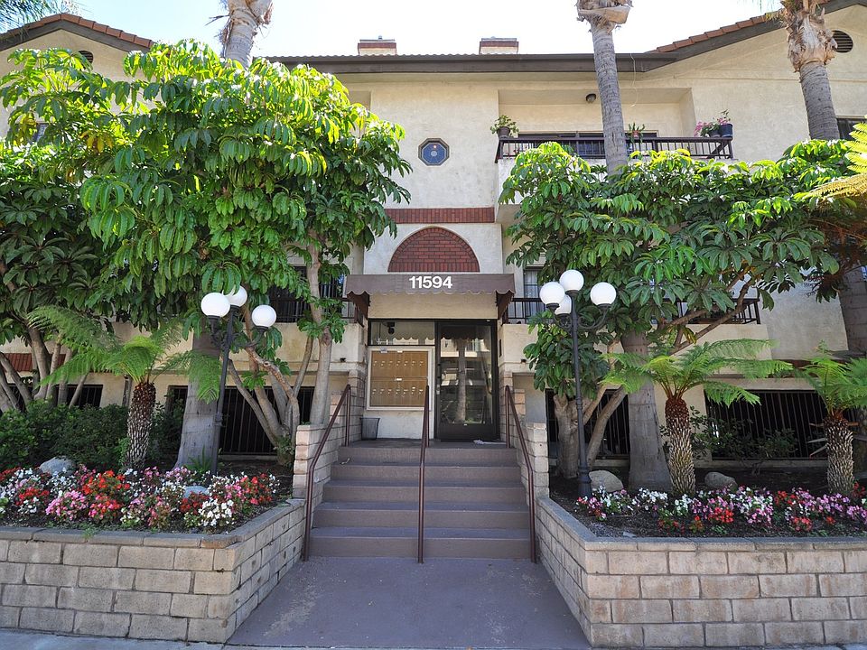 1st image of 11594 Moorpark St APT 205