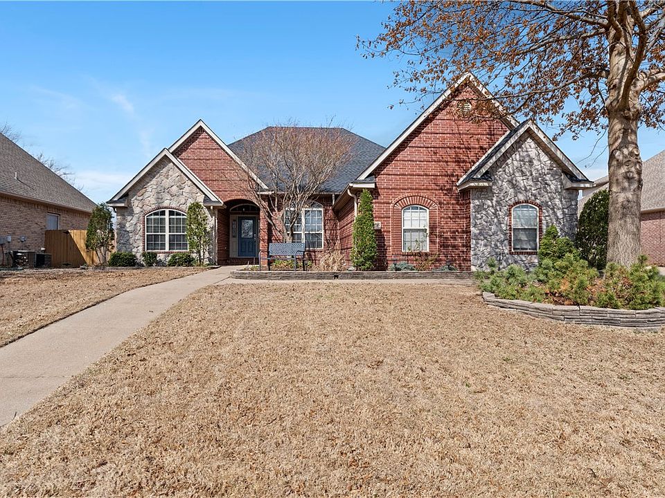 1st image of 2212 SW Pinoak Ave