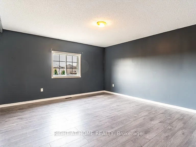1373 Hunter St — Photo 28