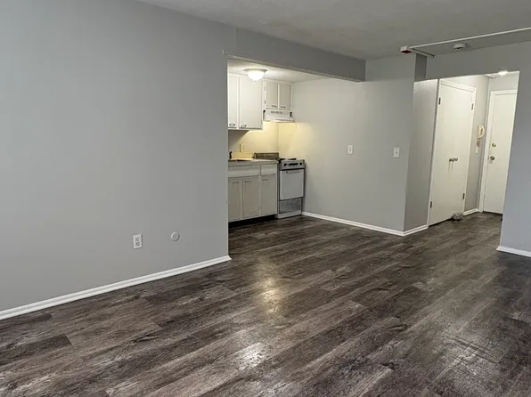 41 Cherry St APT 8, Pawtucket, RI 02860