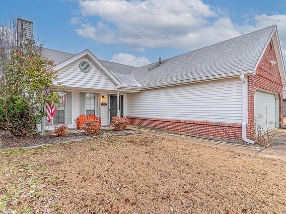 3rd image of 203 Northwind Dr