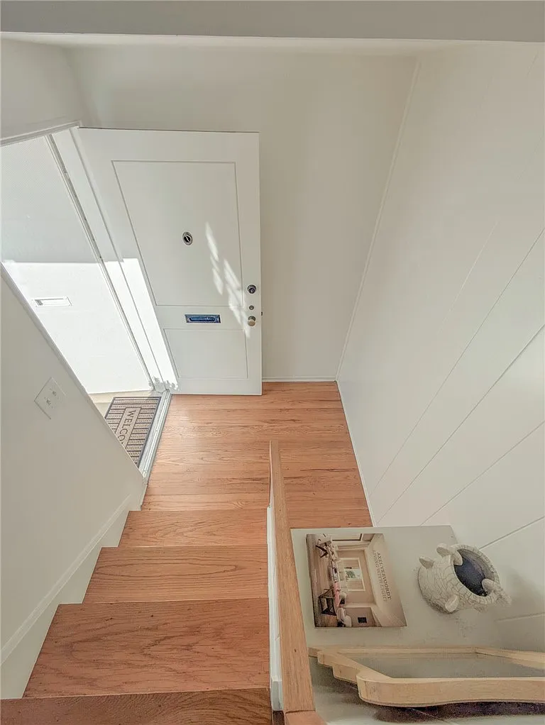 1 bed, 919 sqft, $3,500 — Photo 4