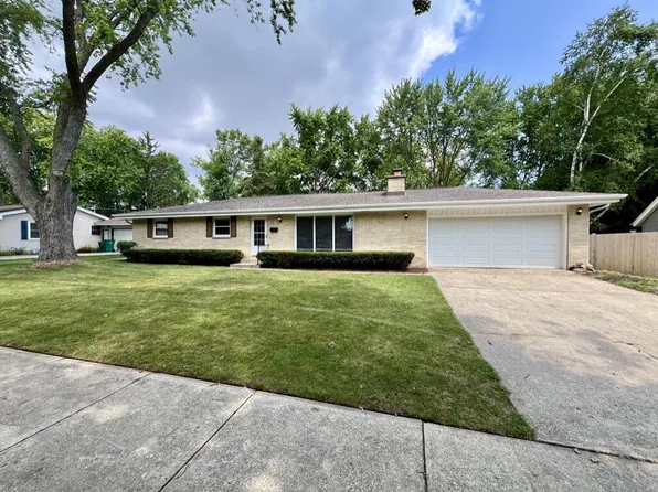 N86W6314 Brookdale DRIVE, Cedarburg, WI 53012