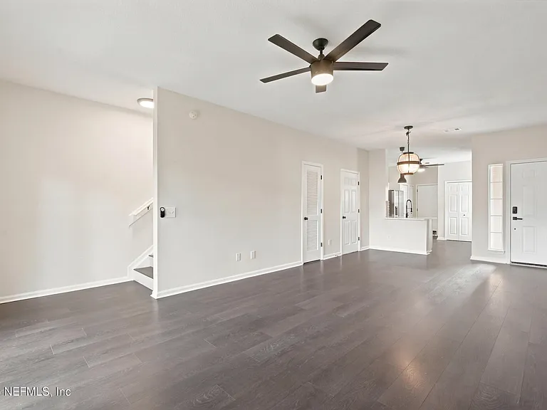 577 Scrub Jay Dr — Photo 11