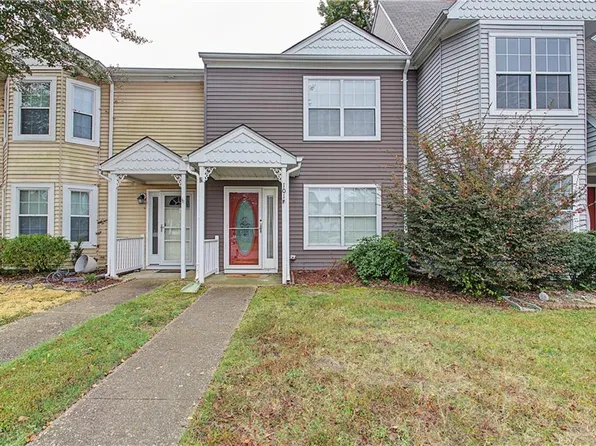 101 Heather Way APT F, Yorktown, VA 23693