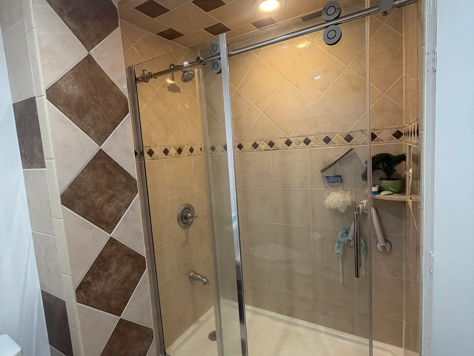 2 bed, 9999 sqft, $2,850 — Photo 4