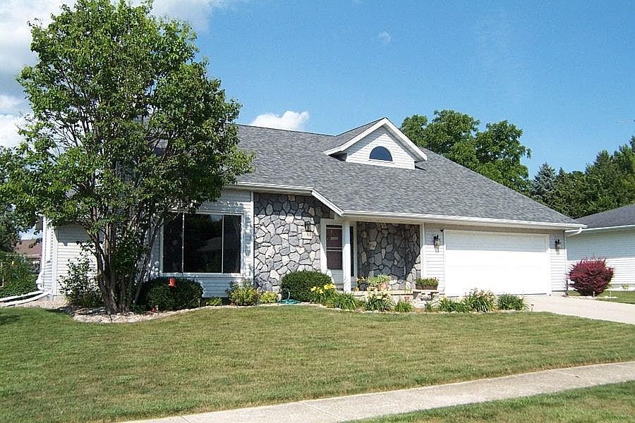 1053 Eastman Lane, Fond Du Lac, WI 54935 Zillow