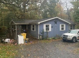 3421 Mountain Lake Rd, Hedgesville, WV 25427