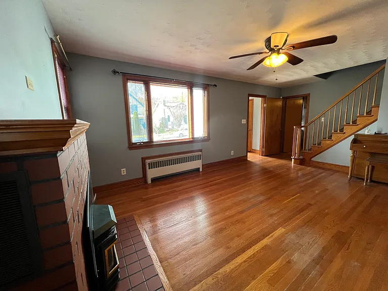 23 Home Ave — Photo 5