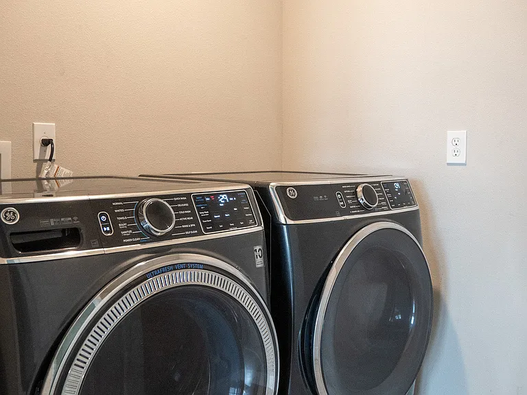 1273 Zambrana Ct — Photo 27