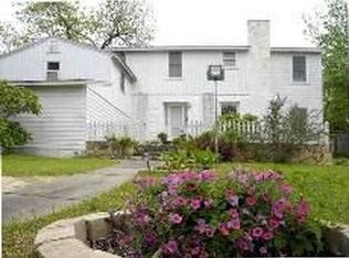 111 Dover Rd, Terrell Hills, TX 78209