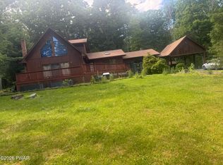 143 Foxcroft Dr, Milford, PA 18337