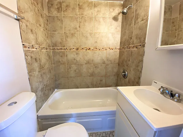 Highland Park - Apartments For Rent In Pittsburgh — Photo 5