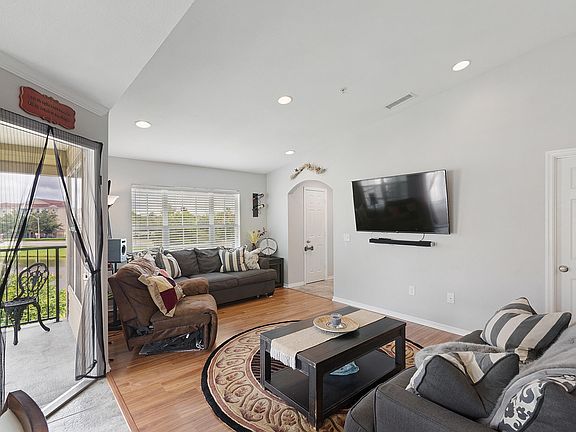 3rd image of 7800 Point Meadows Dr APT 1332