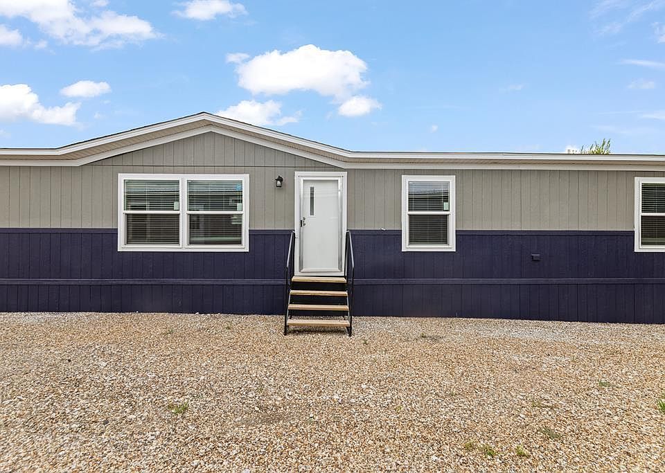 1st image of 4020 E Camelia