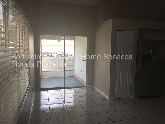 5th image of 121 SE Monroe Cir N