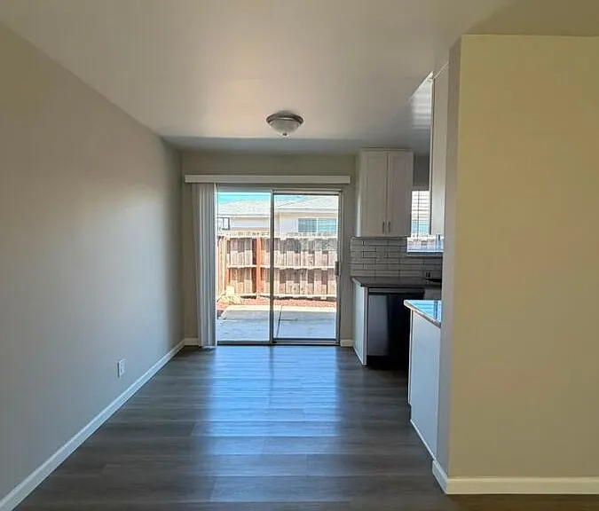 300 Warren Ave #2 — Photo 5