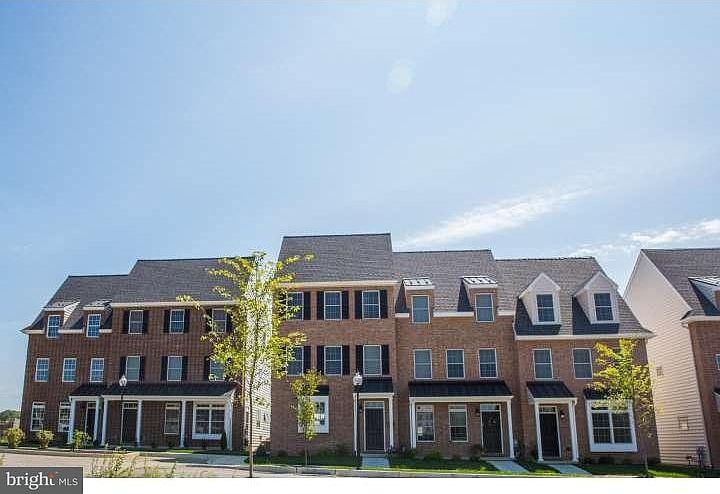 1st image of 677 Magnolia Ct