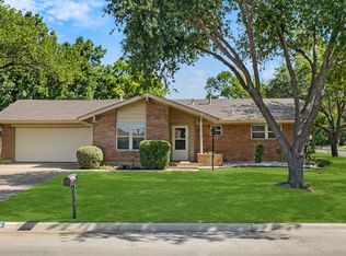 1300 Amherst Dr, Denton, TX 76201