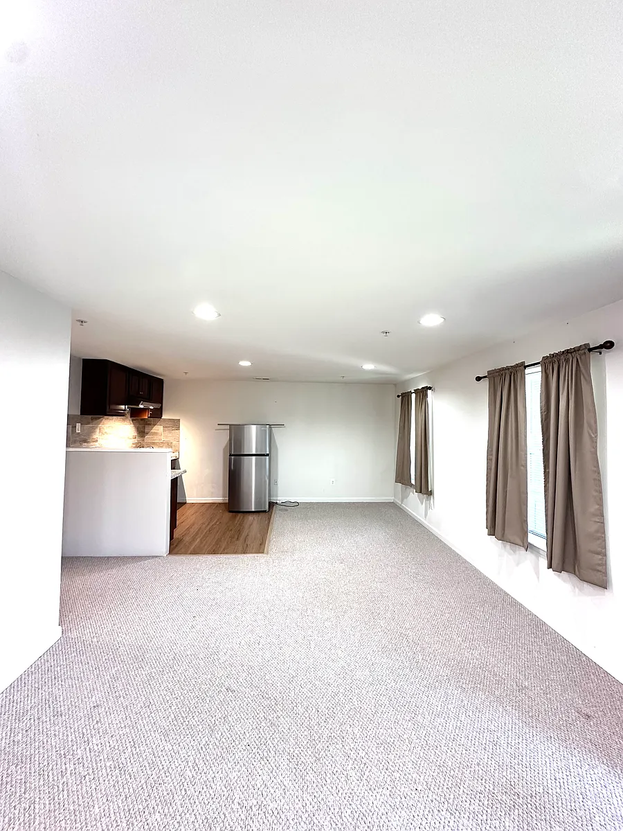 Building Photo - 3496 Eagle Ridge Dr