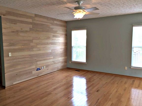 5th image of 429 Ironhorse Dr