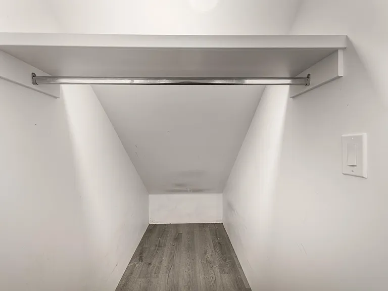 1933 E Monroe St #2 — Photo 13