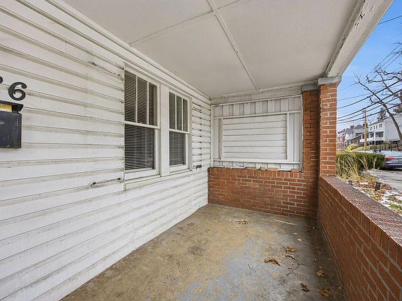 4th image of 186 Oneida St