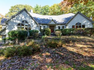 46 Pine Hill Rd, Cape Neddick, ME 03902