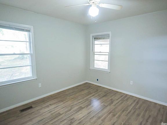 3rd image of 1104 E River Ave