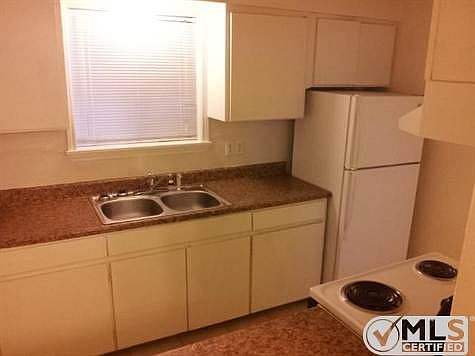 4th image of 1810 N Fitzhugh Ave APT 204