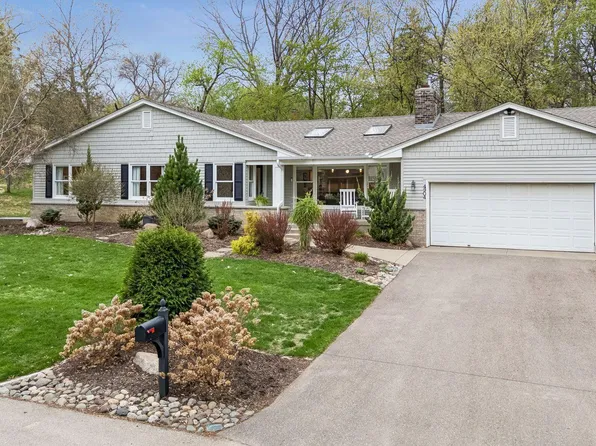4904 Prescott Cir, Edina, MN 55436