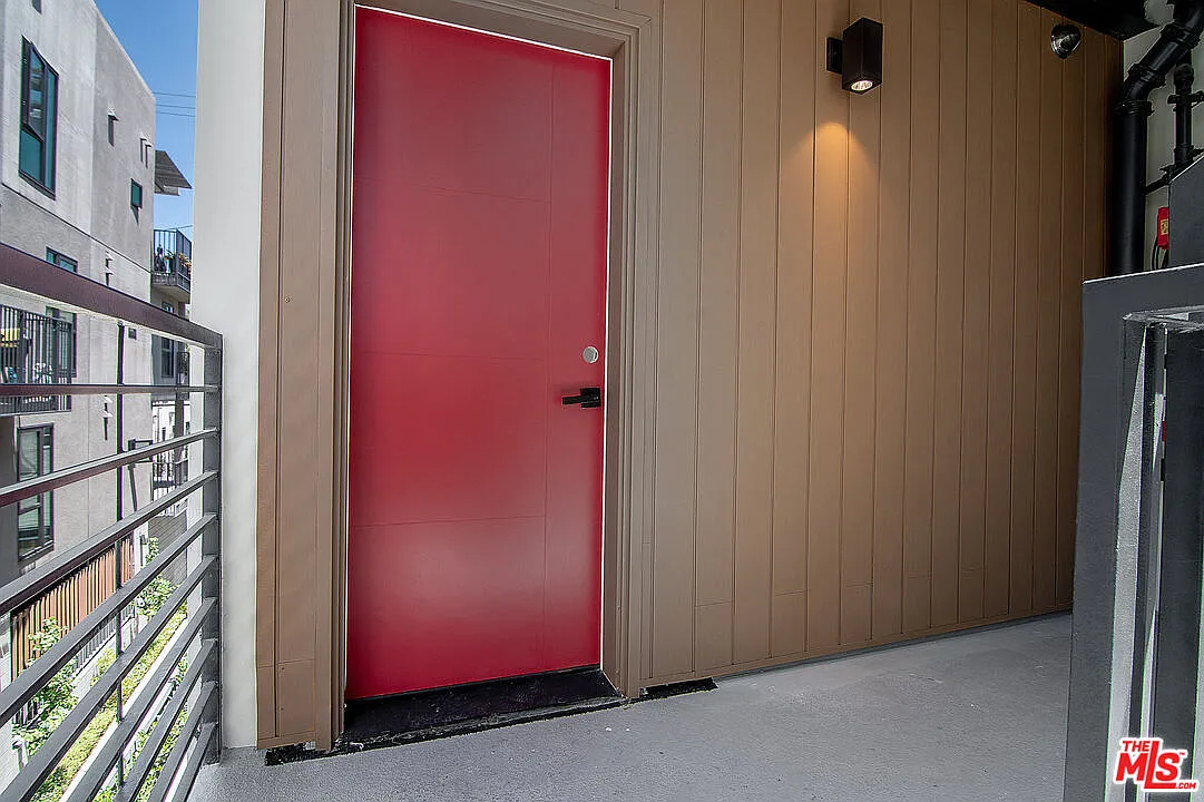 1 bed, 1.5 bath, $4,250 — Photo 3