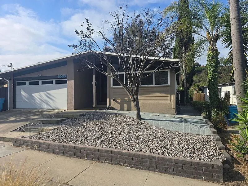 3 bed, 2.0 bath, 1492 sqft, $4,295 — Photo 2