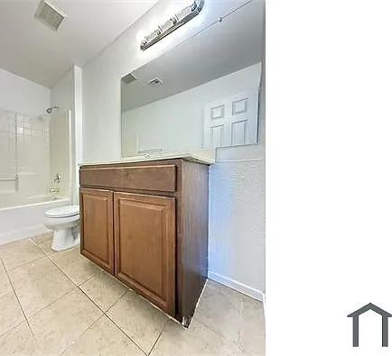 5 bed, 1900 sqft, $3,000 — Photo 3