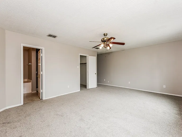 521 Merton Ct — Photo 10
