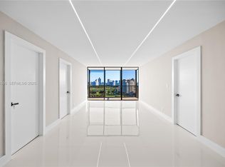 20379 W Country Club Dr APT 1938, Aventura, FL