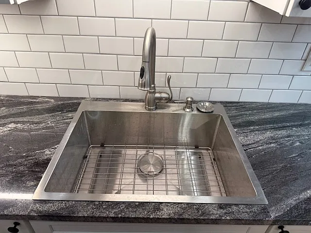 2 bed, 1050 sqft, $1,700 — Photo 4