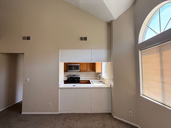 5th image of 20323 Rue Crevier Unit 534